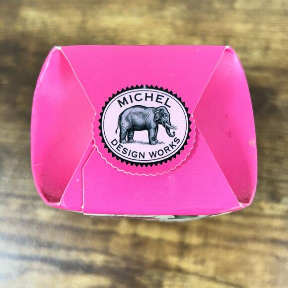 Michel Design Works Petals Shea Butter Soap 9 oz Bar Made in England - Picture 7 of 7